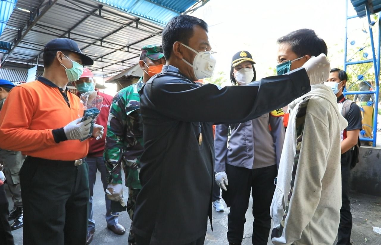 podiumnews.com-Pjs. Bupati Badung Sidak dan Penyemprotan Disinfektan di Dalung